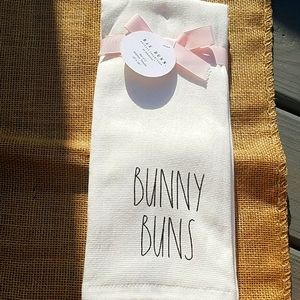 Rae Dunn set if 2 kitchen towels 16" x 26"